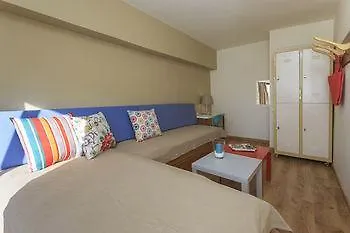 Hostel Rhodes & Bar