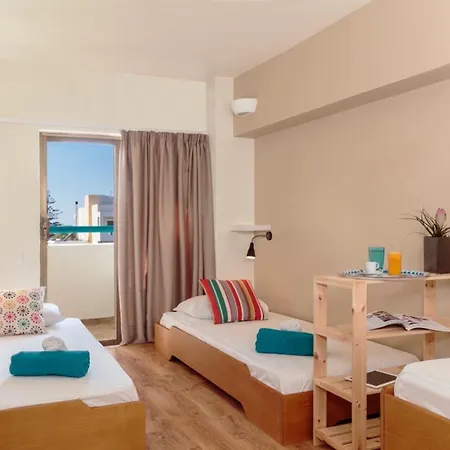 Hostel Rhodes & Bar *