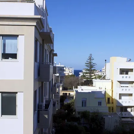 Rhodes & Bar Hostel *