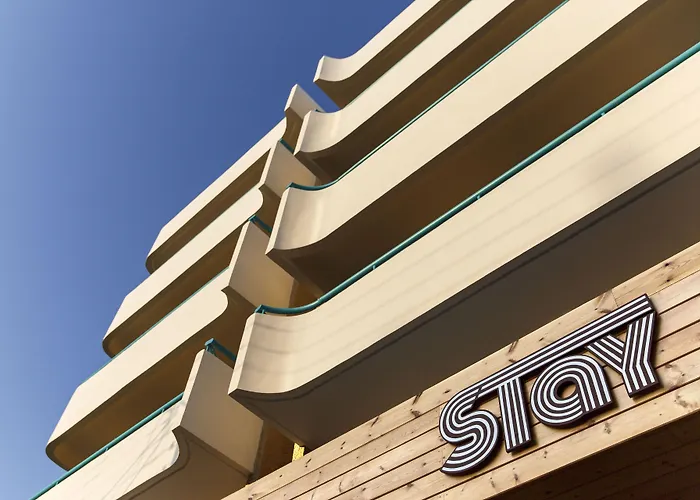 Rhodes & Bar 호스텔 *