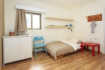 Hostal Rhodes & Bar