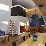 Rhodes & Bar Hostel