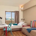 Hostel Rhodes & Bar *