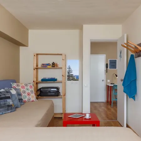 Rhodes & Bar Vandrerhjem