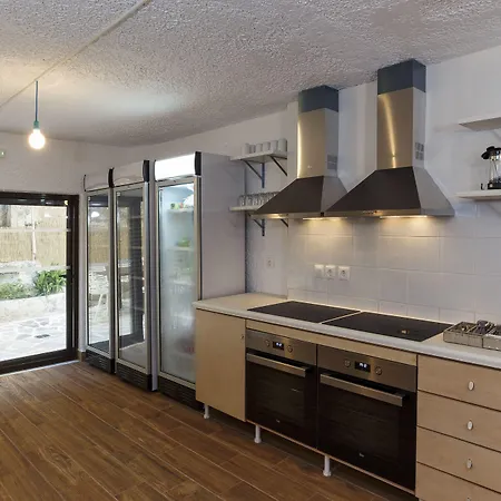 Vandrerhjem Rhodes & Bar *