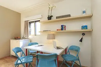 Rhodes & Bar Rhodes City