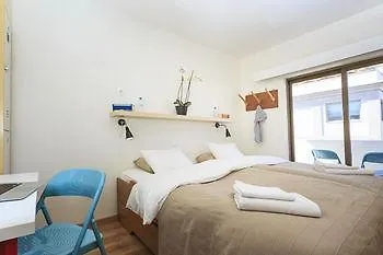 Hostel Rhodes & Bar *