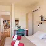 Rhodes & Bar ホステル Rhodes City